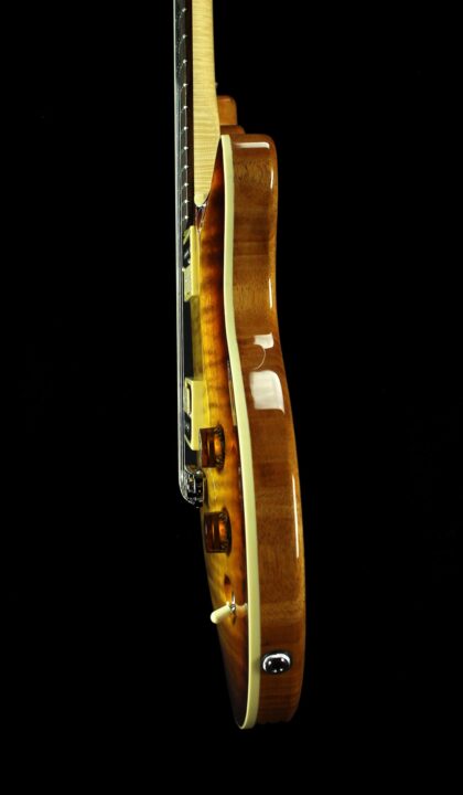 Tobacco Burst Performer. - Image 12